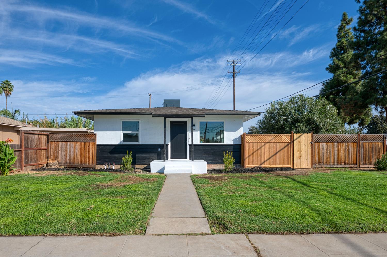1304 W Andrews Ave, Fresno, CA 93705