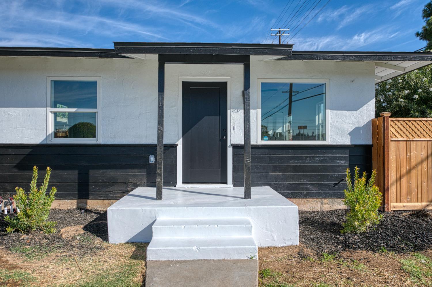 1304 W Andrews Ave, Fresno, CA 93705