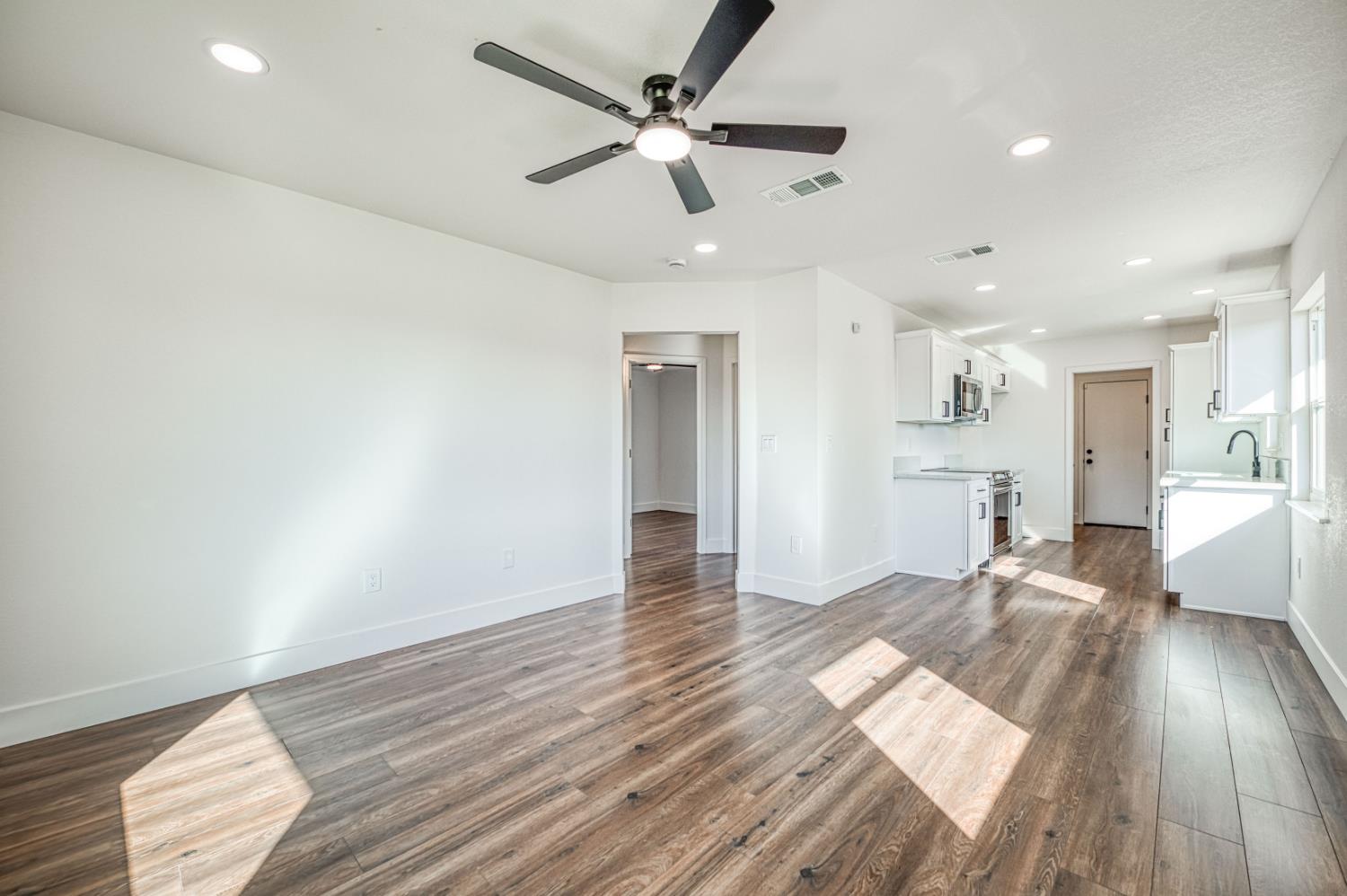 1304 W Andrews Ave, Fresno, CA 93705