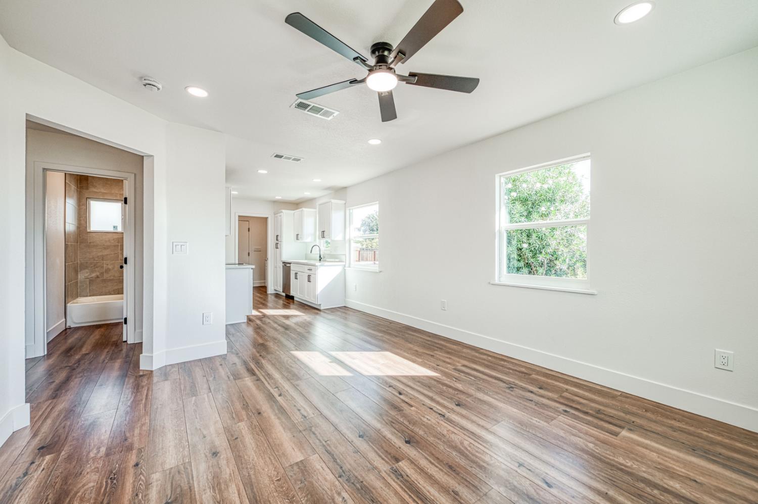 1304 W Andrews Ave, Fresno, CA 93705