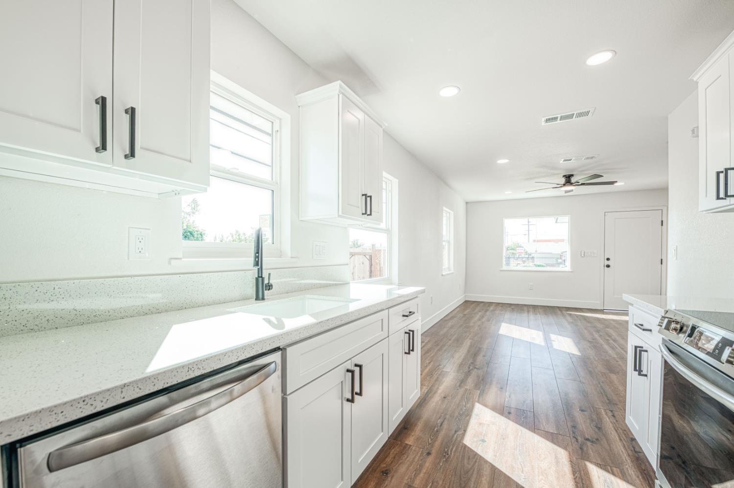 1304 W Andrews Ave, Fresno, CA 93705
