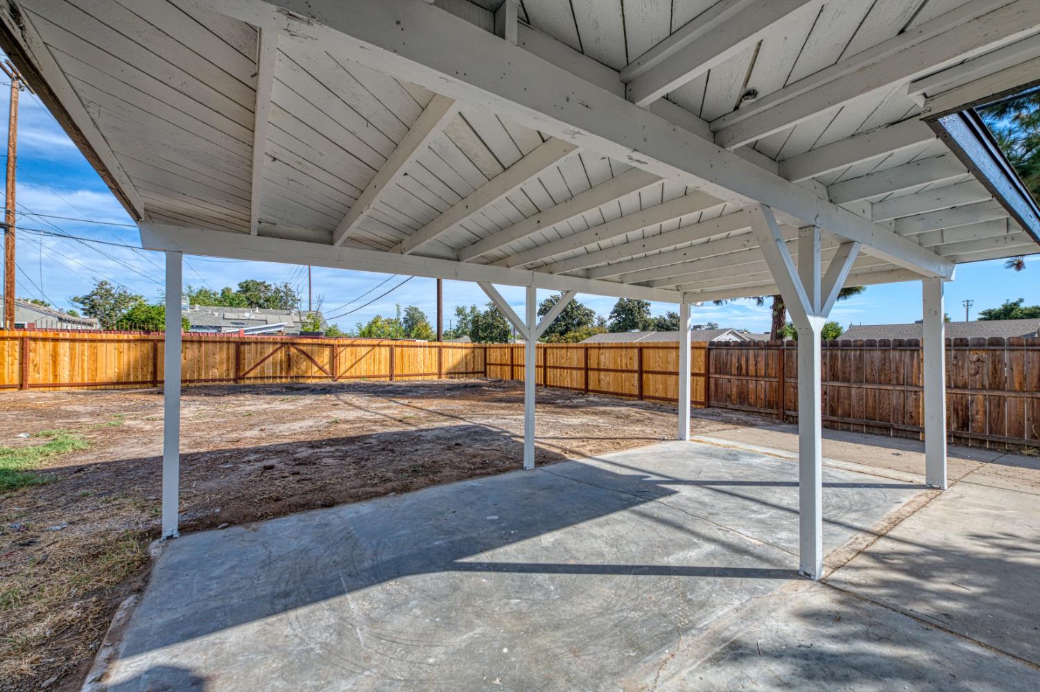 1304 W Andrews Ave, Fresno, CA 93705