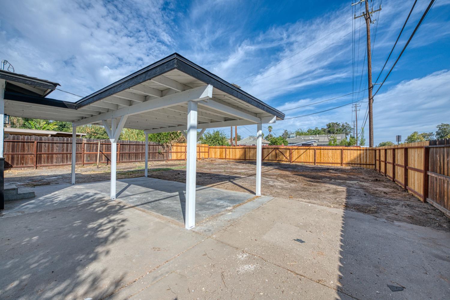 1304 W Andrews Ave, Fresno, CA 93705
