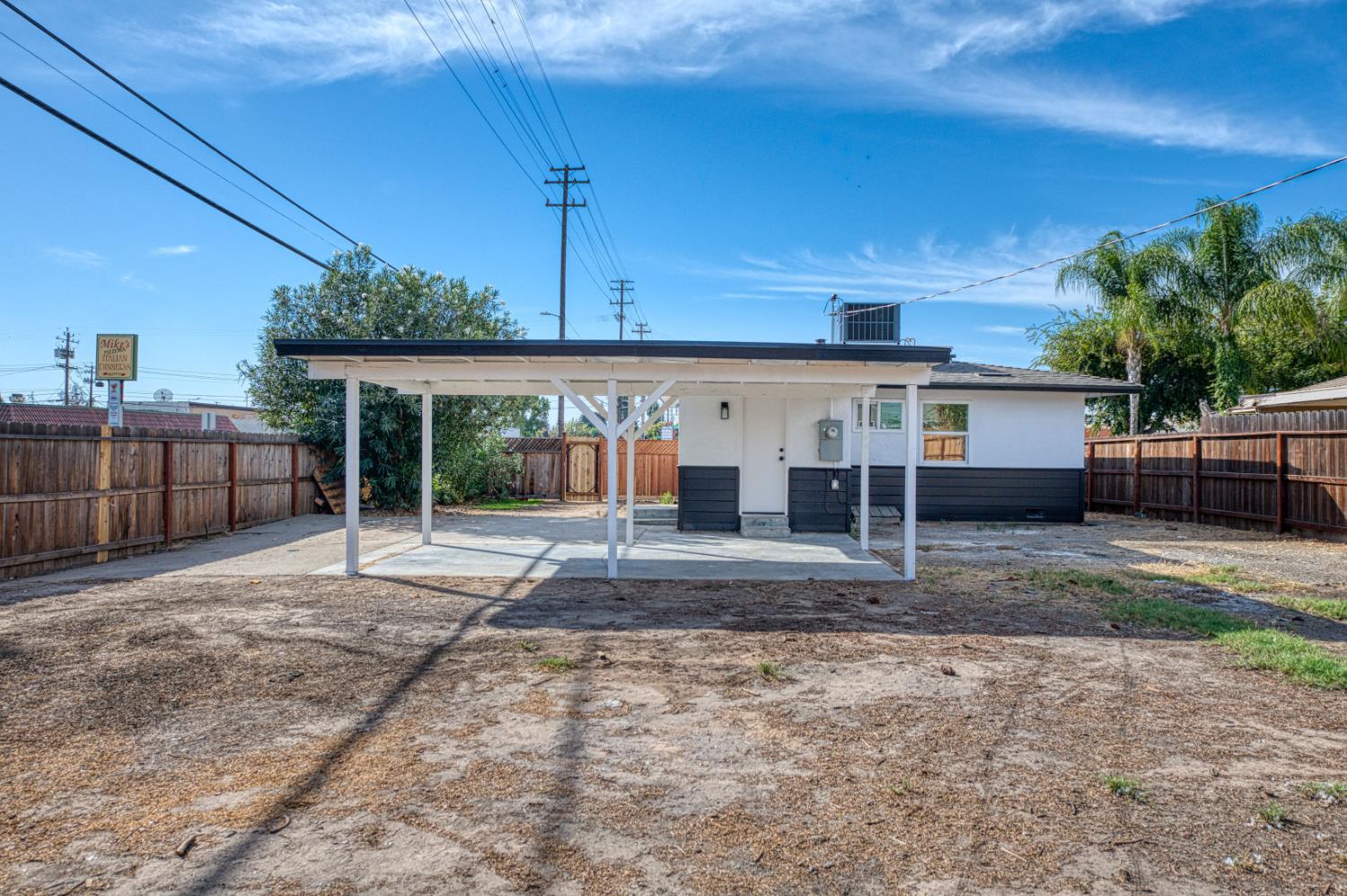 1304 W Andrews Ave, Fresno, CA 93705