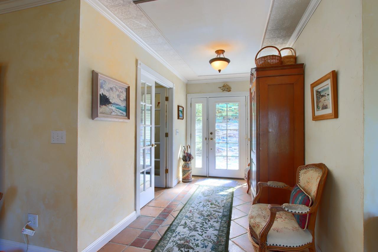 39406 John West Rd, Oakhurst, CA 93644
