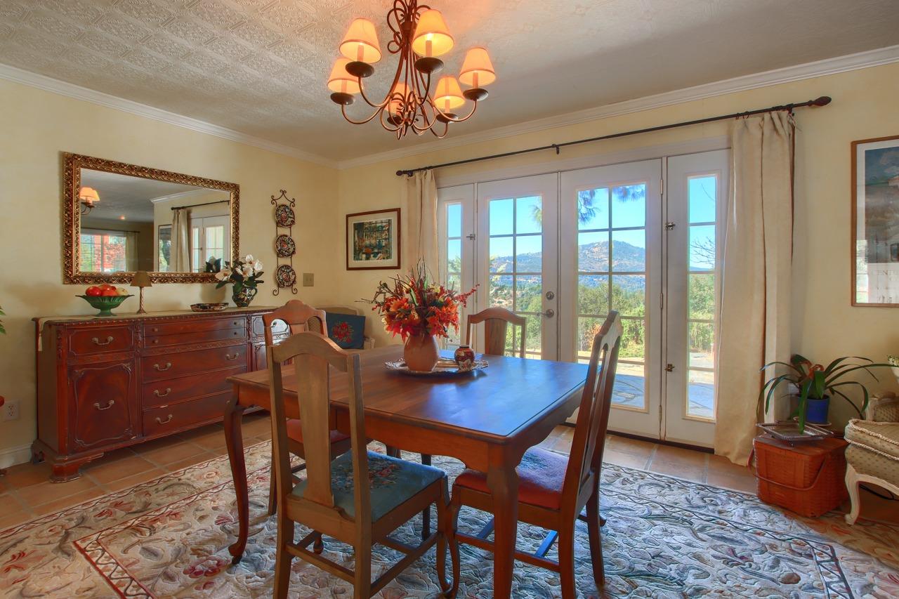 39406 John West Rd, Oakhurst, CA 93644