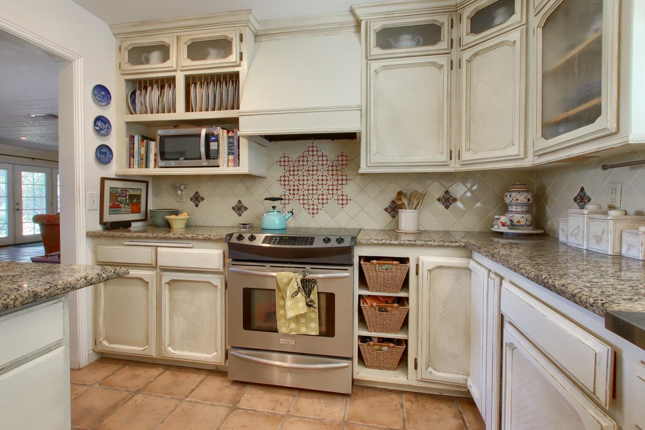 39406 John West Rd, Oakhurst, CA 93644