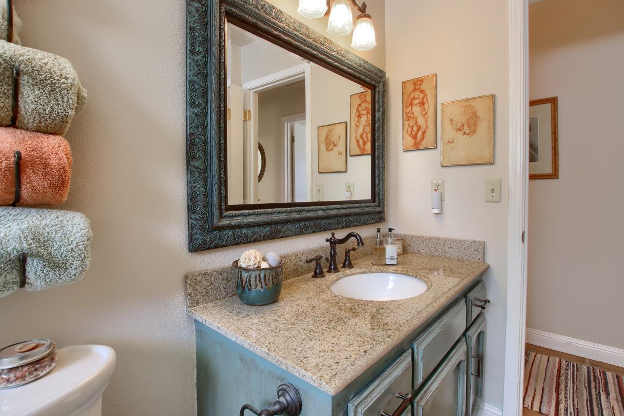 39406 John West Rd, Oakhurst, CA 93644