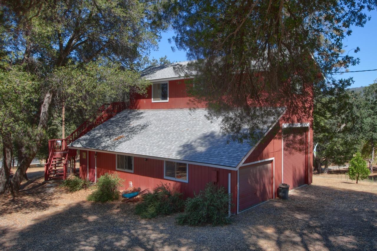 39406 John West Rd, Oakhurst, CA 93644