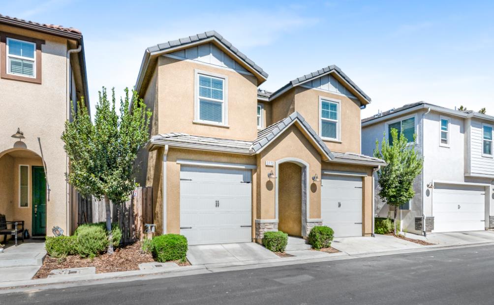 3773 Friendship Ln, Clovis, CA 93619