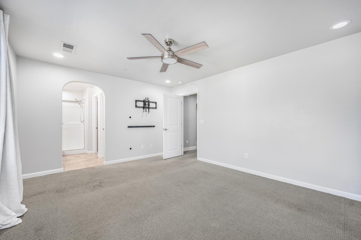 3773 Friendship Ln, Clovis, CA 93619