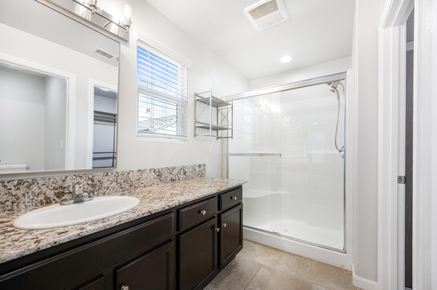 3773 Friendship Ln, Clovis, CA 93619