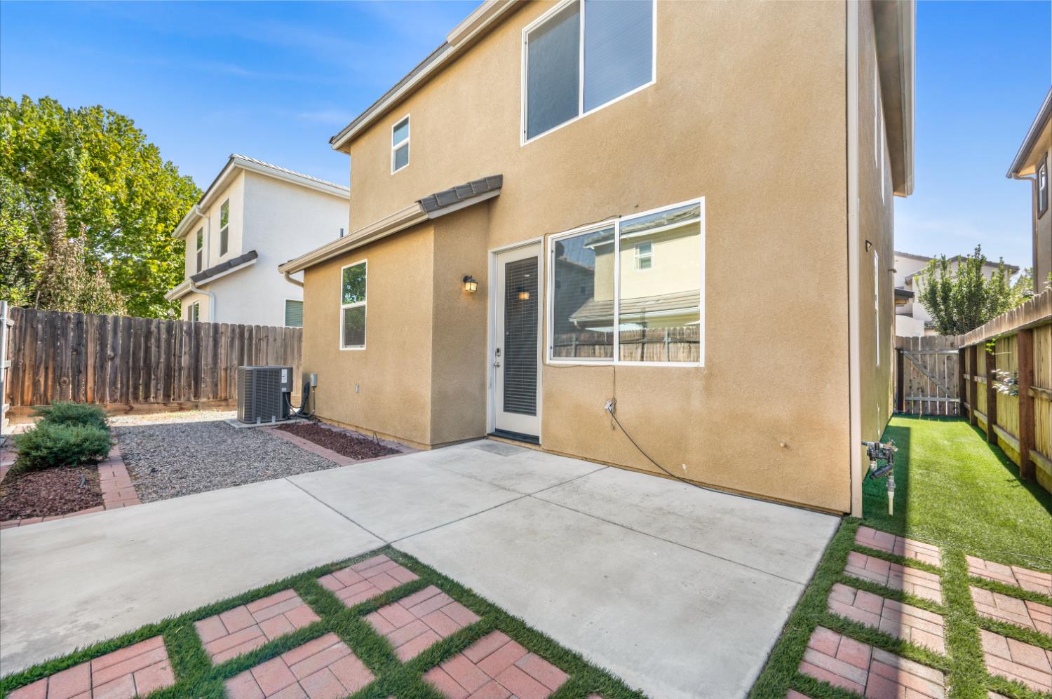 3773 Friendship Ln, Clovis, CA 93619