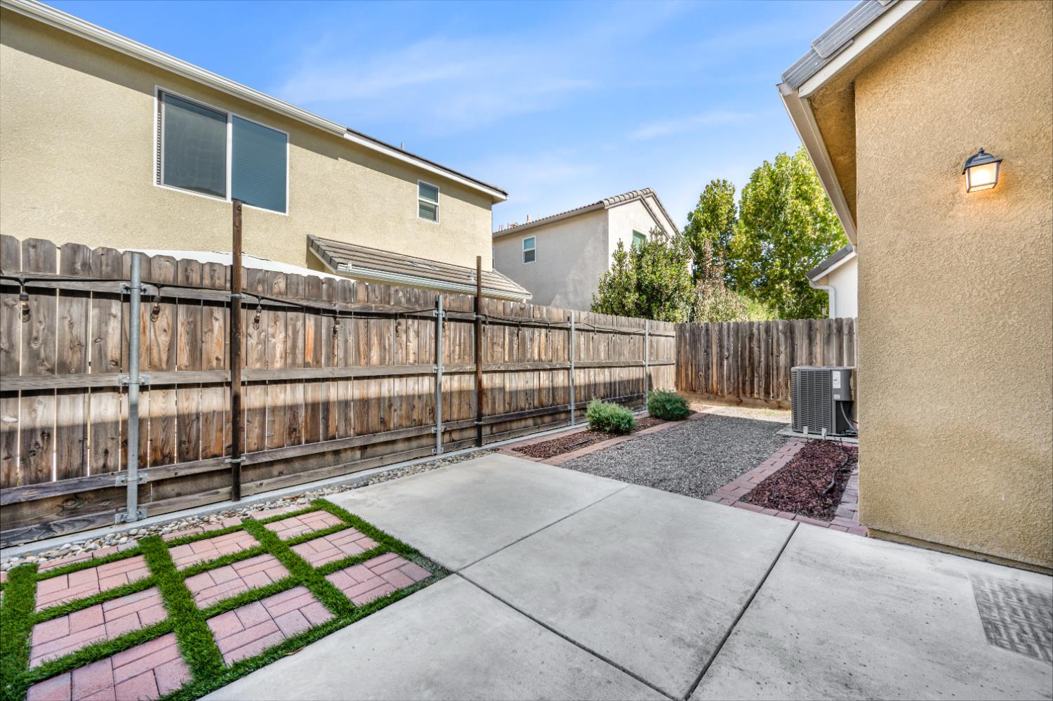 3773 Friendship Ln, Clovis, CA 93619