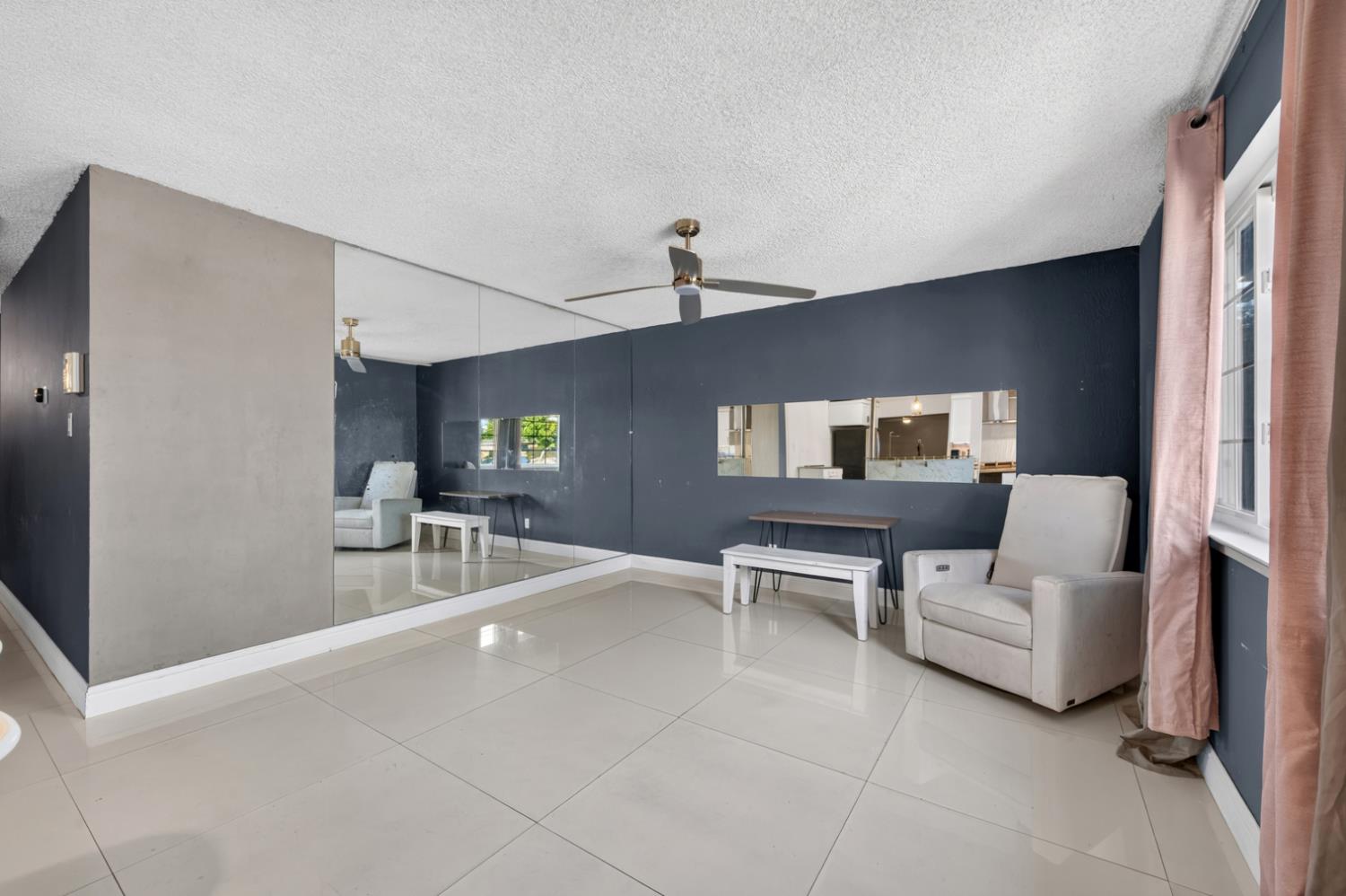 5962 E Pontiac Way, Fresno, CA 93727