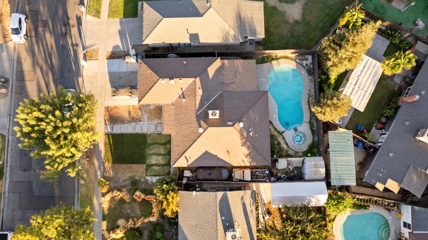 5962 E Pontiac Way, Fresno, CA 93727