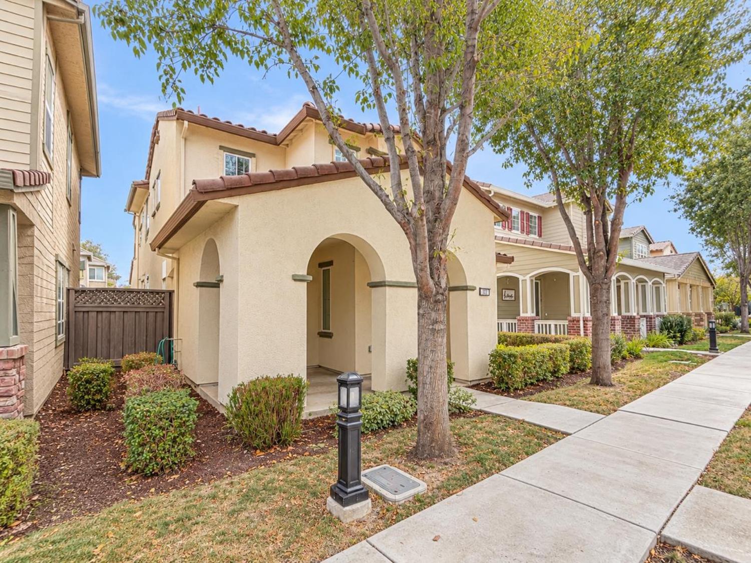 703 N Claret Ln, Mountain House, CA 95391