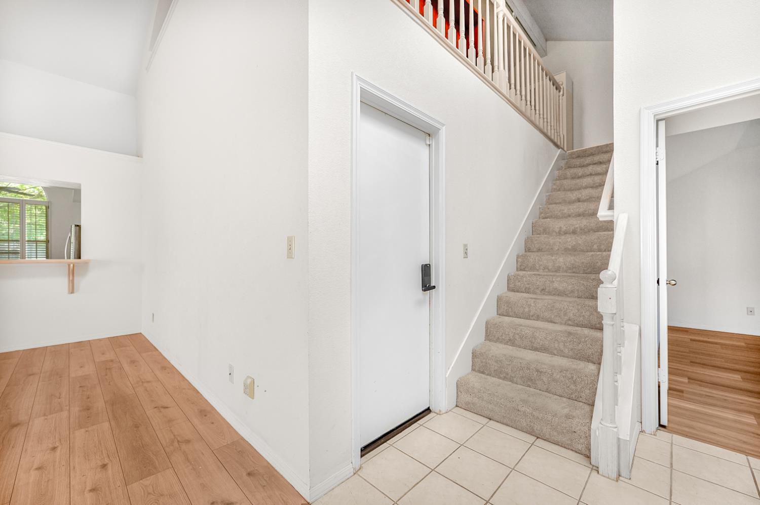 9128 N Stoneridge Ln, Fresno, CA 93720