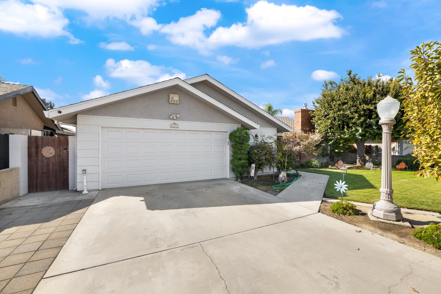 2395 Stephanie Ln, Selma, CA 93662