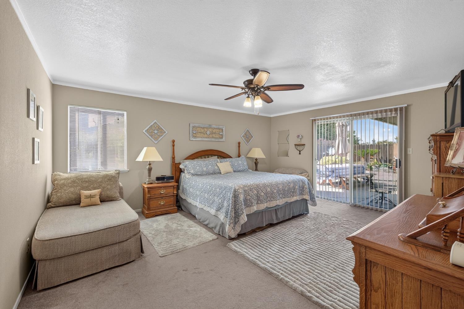 2395 Stephanie Ln, Selma, CA 93662