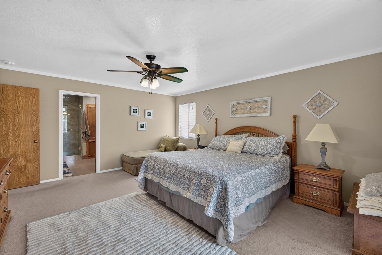2395 Stephanie Ln, Selma, CA 93662