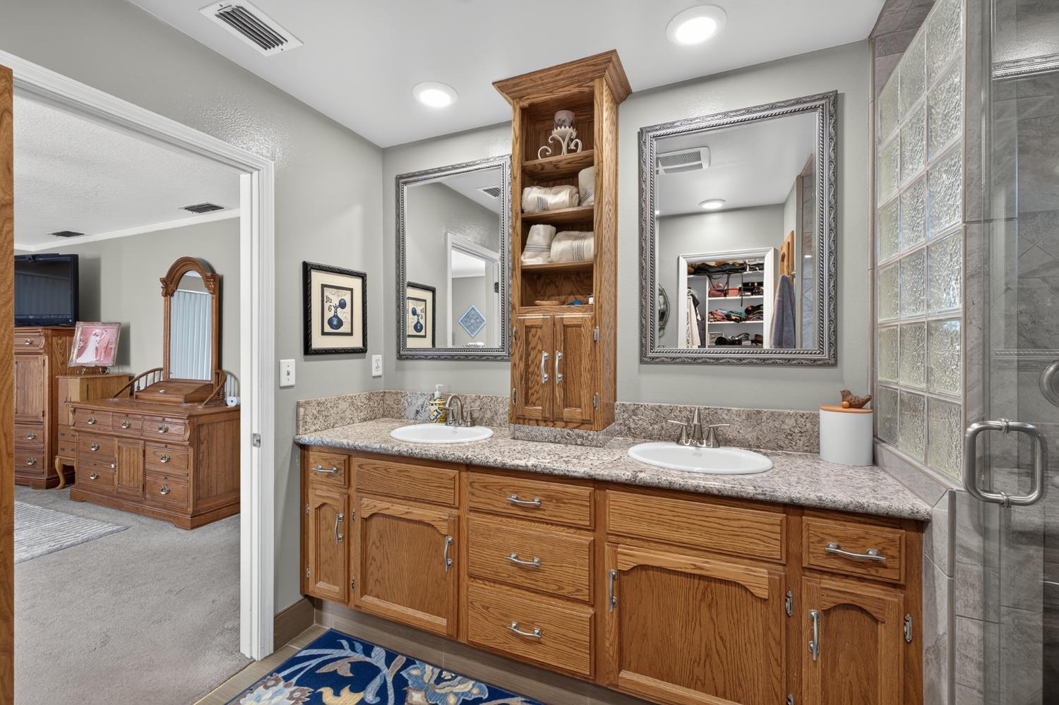 2395 Stephanie Ln, Selma, CA 93662