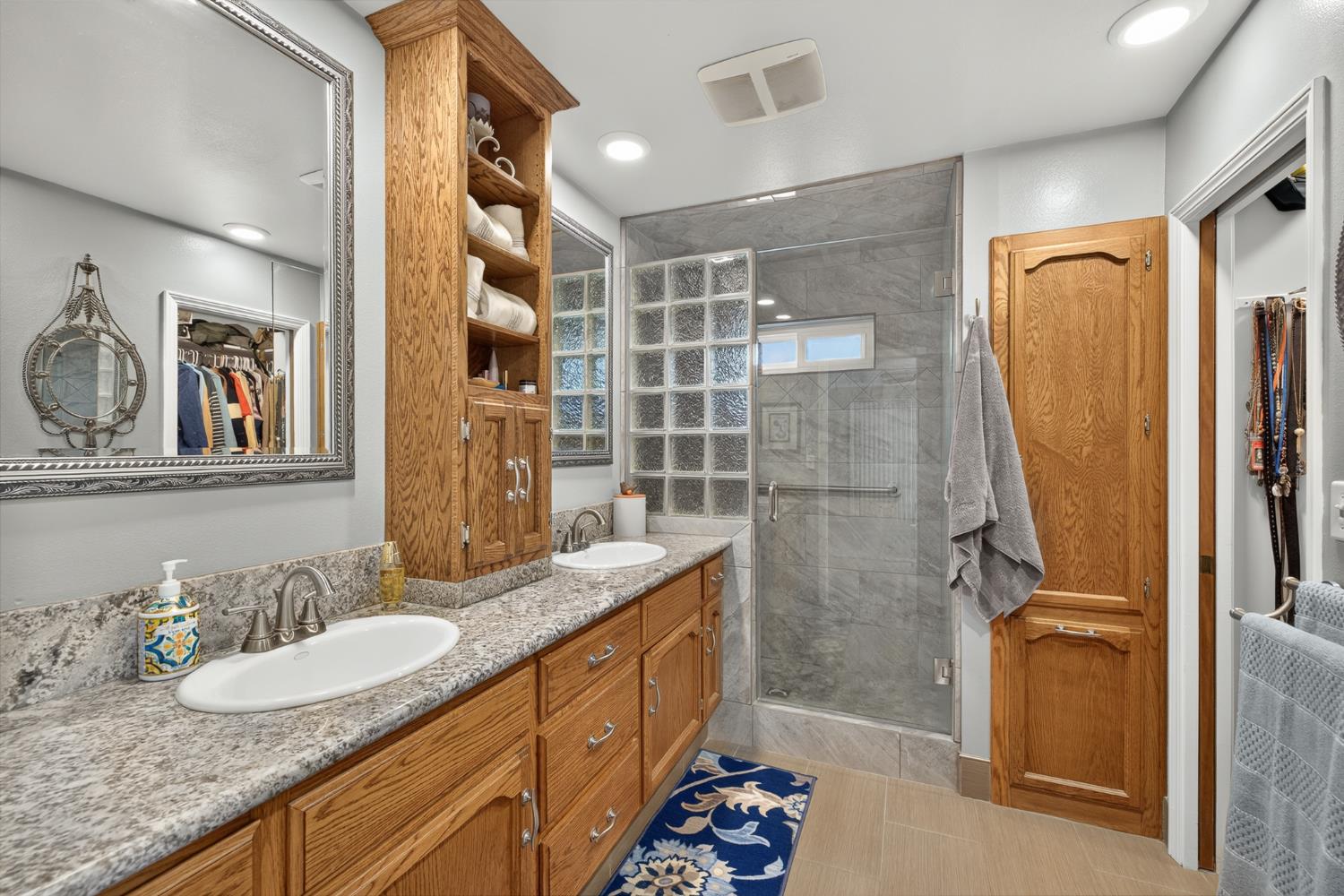 2395 Stephanie Ln, Selma, CA 93662