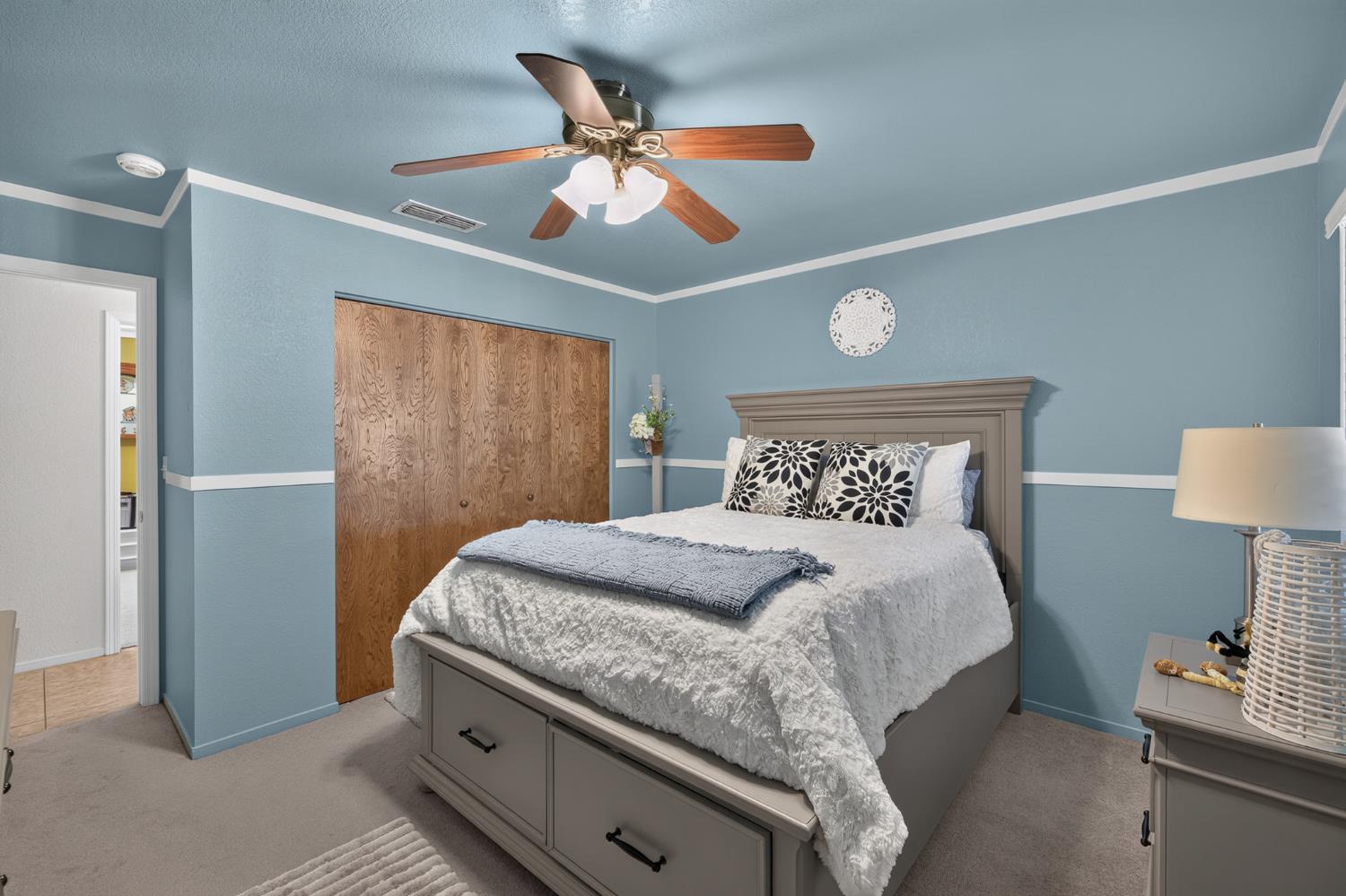 2395 Stephanie Ln, Selma, CA 93662