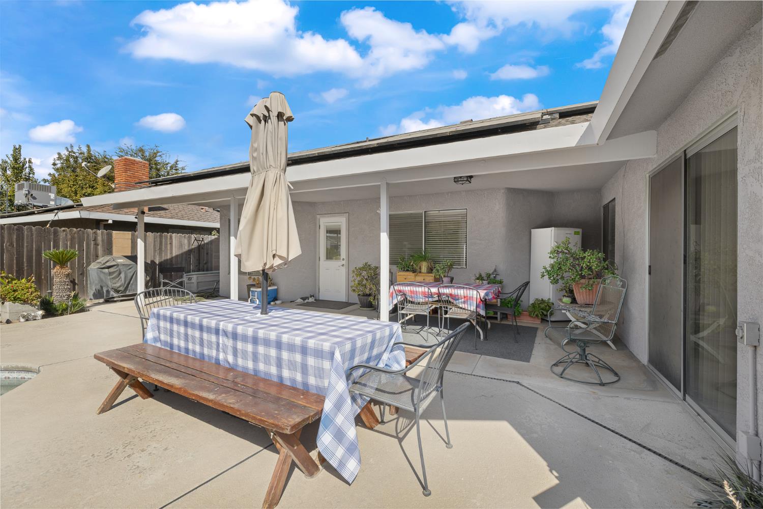 2395 Stephanie Ln, Selma, CA 93662