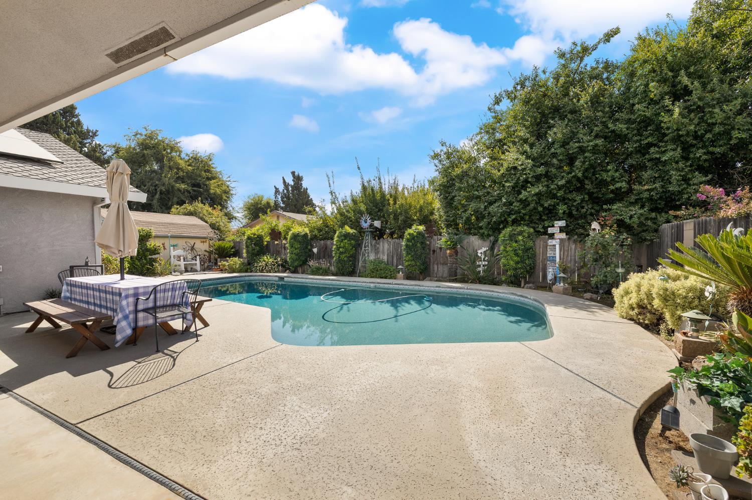 2395 Stephanie Ln, Selma, CA 93662
