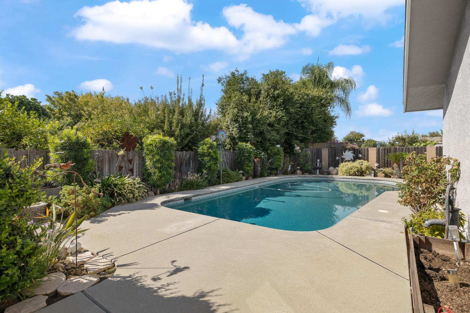 2395 Stephanie Ln, Selma, CA 93662
