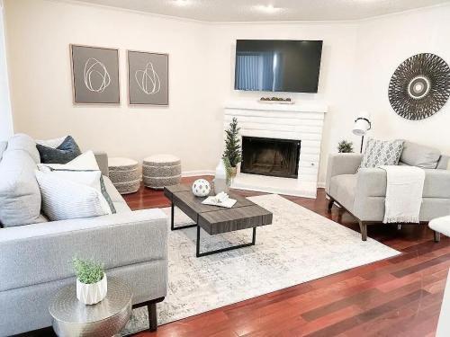 4676 E Alamos Ave #106, Fresno, CA 93726