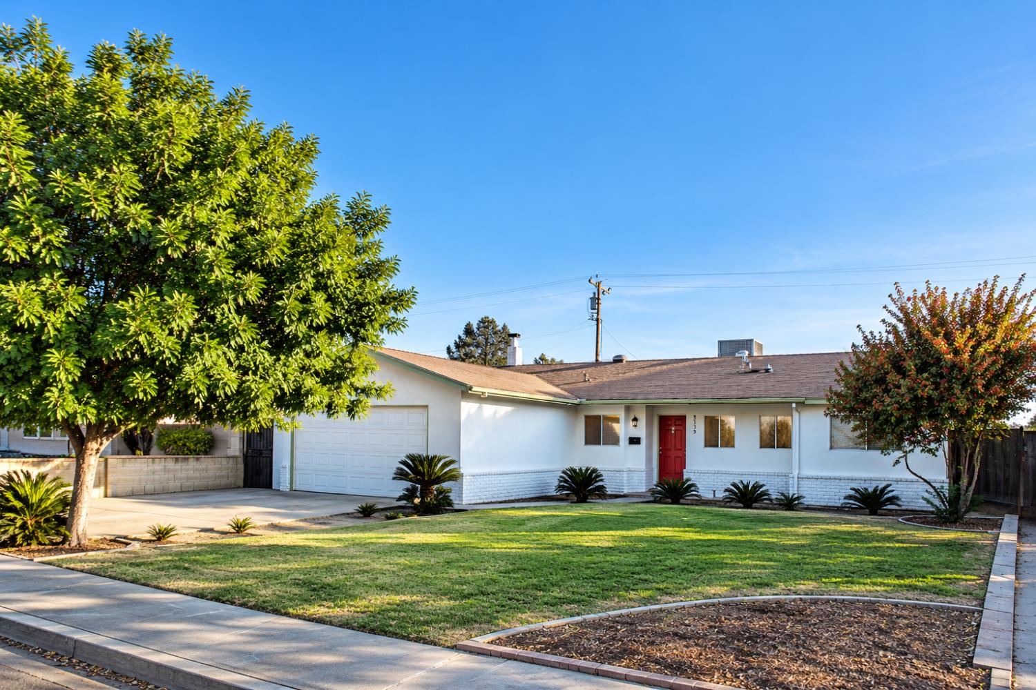 2139 Hicks St, Selma, CA 93662