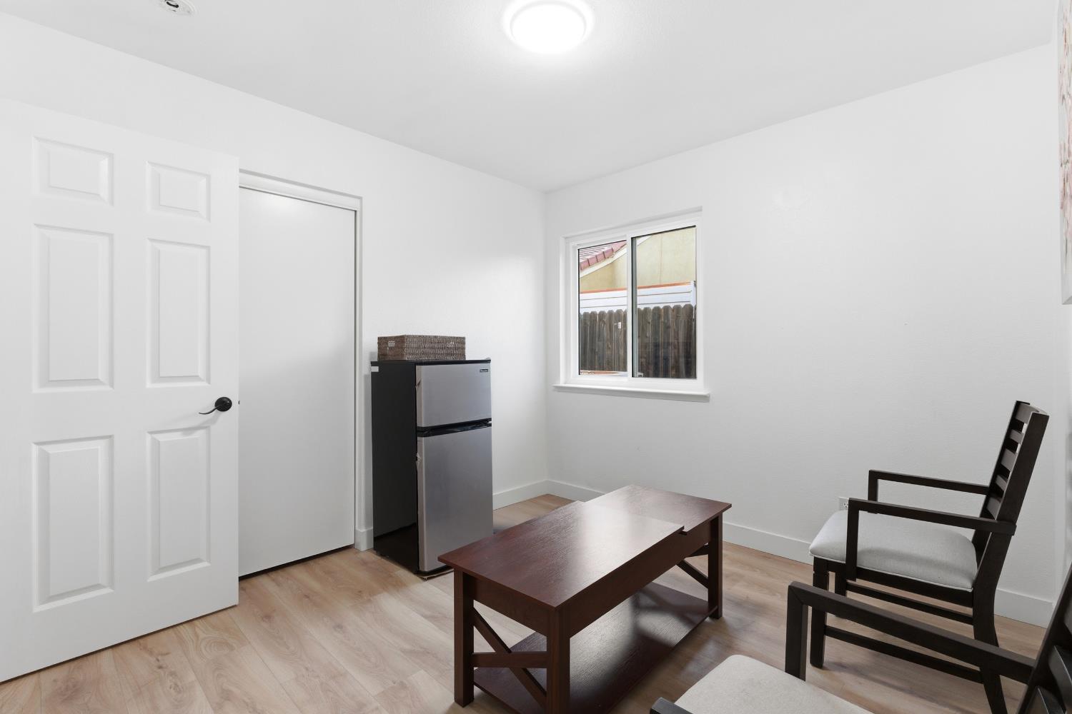 2404 E El paso Ave E, Fresno, CA 93720