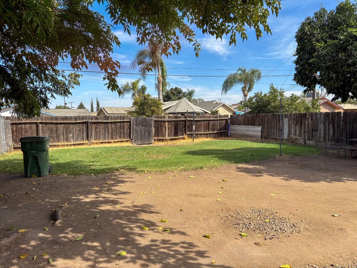 1093 E Academy Way, Dinuba, CA 93618