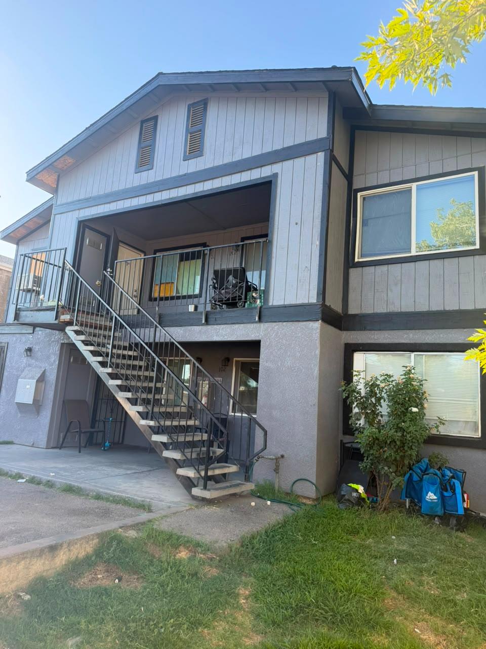 2721 E Hammond Ave, Fresno, CA 93703