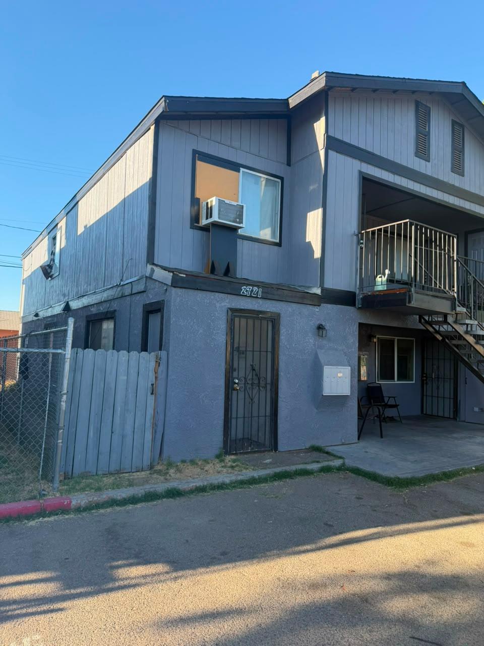 2721 E Hammond Ave, Fresno, CA 93703