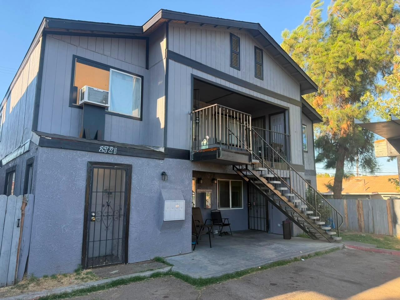 2721 E Hammond Ave, Fresno, CA 93703