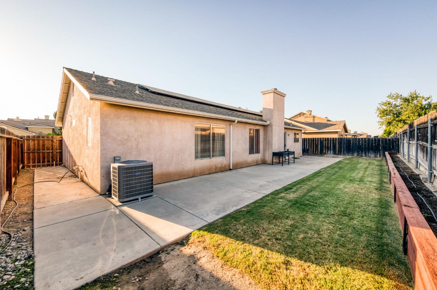 2481 S Applewood Ln, Fresno, CA 93727