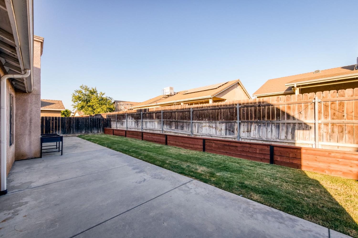 2481 S Applewood Ln, Fresno, CA 93727