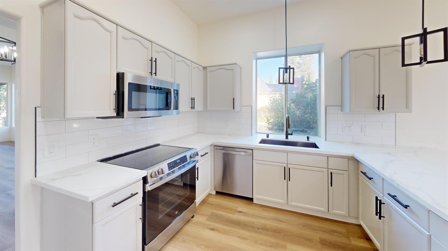 2293 Dawson Cove Ln S, Clovis, CA 93611