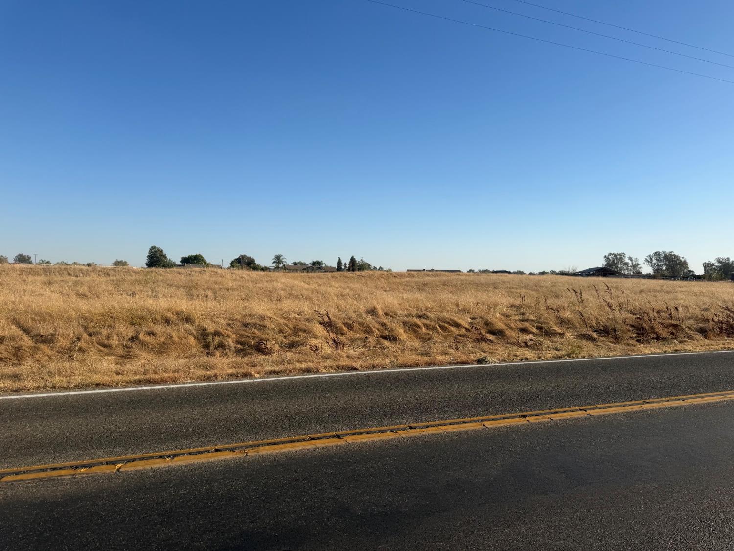 2 Avenue 21, Madera, CA 93638
