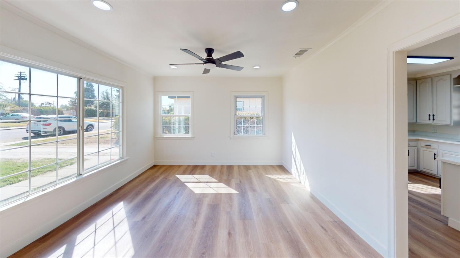 2033 Mayfair Dr E, Fresno, CA 93703