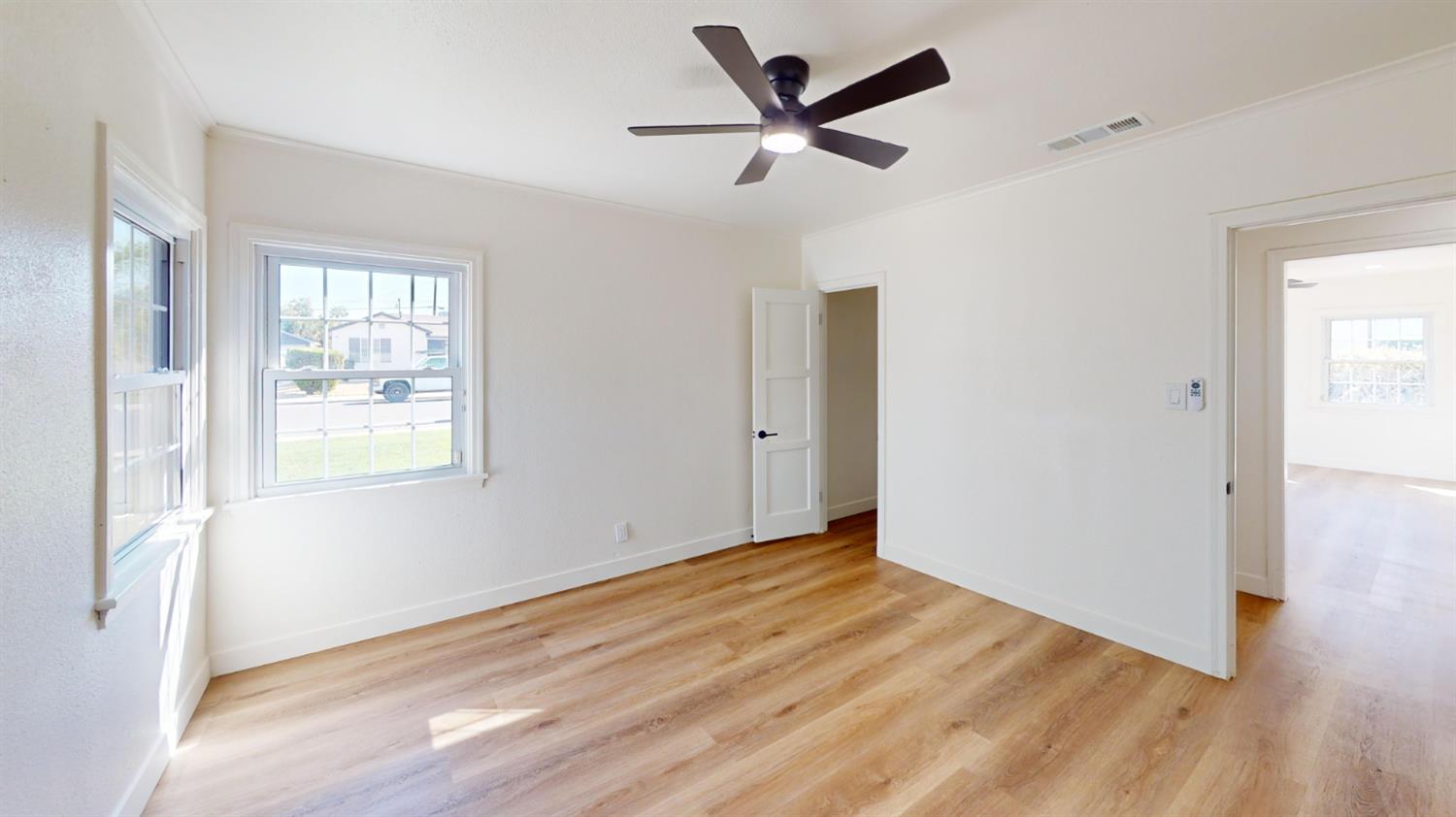 2033 Mayfair Dr E, Fresno, CA 93703