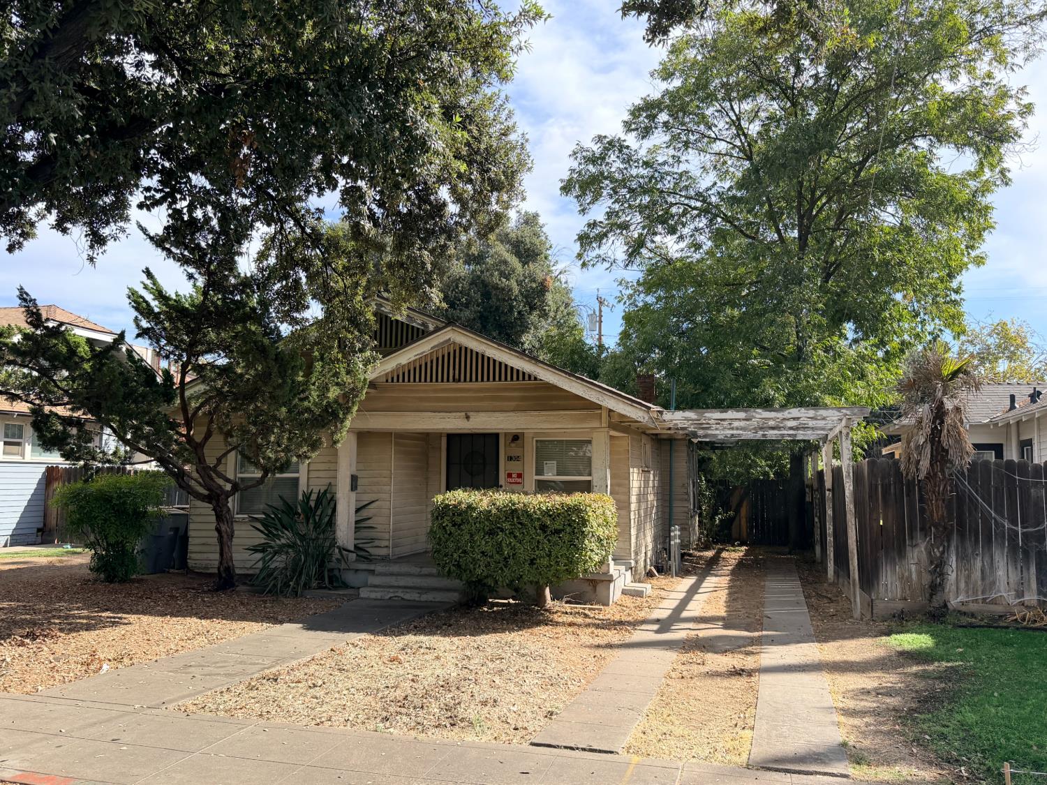 1304 N Echo Ave, Fresno, CA 93728