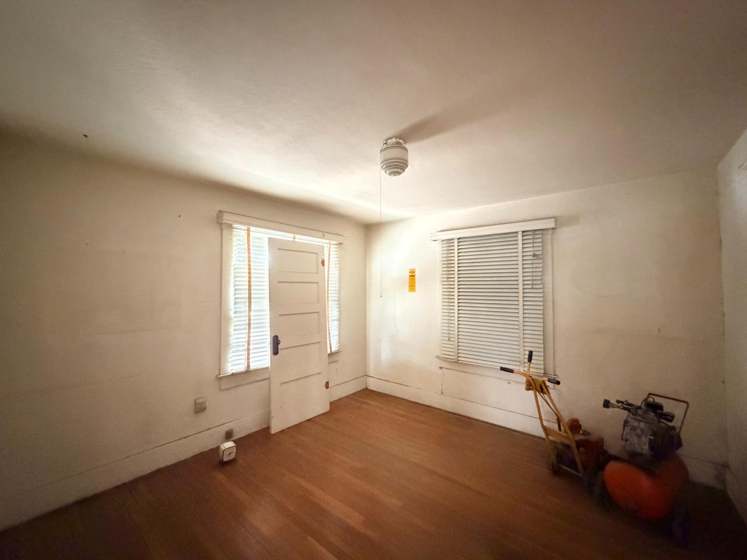 1304 N Echo Ave, Fresno, CA 93728