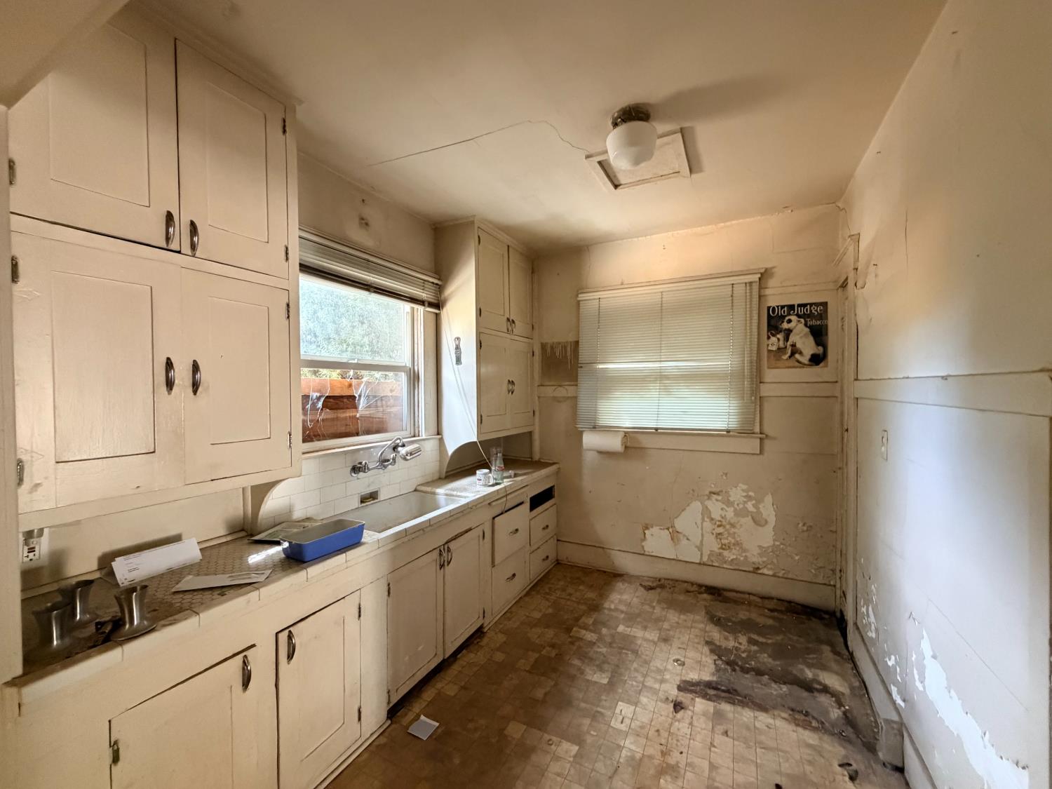 1304 N Echo Ave, Fresno, CA 93728