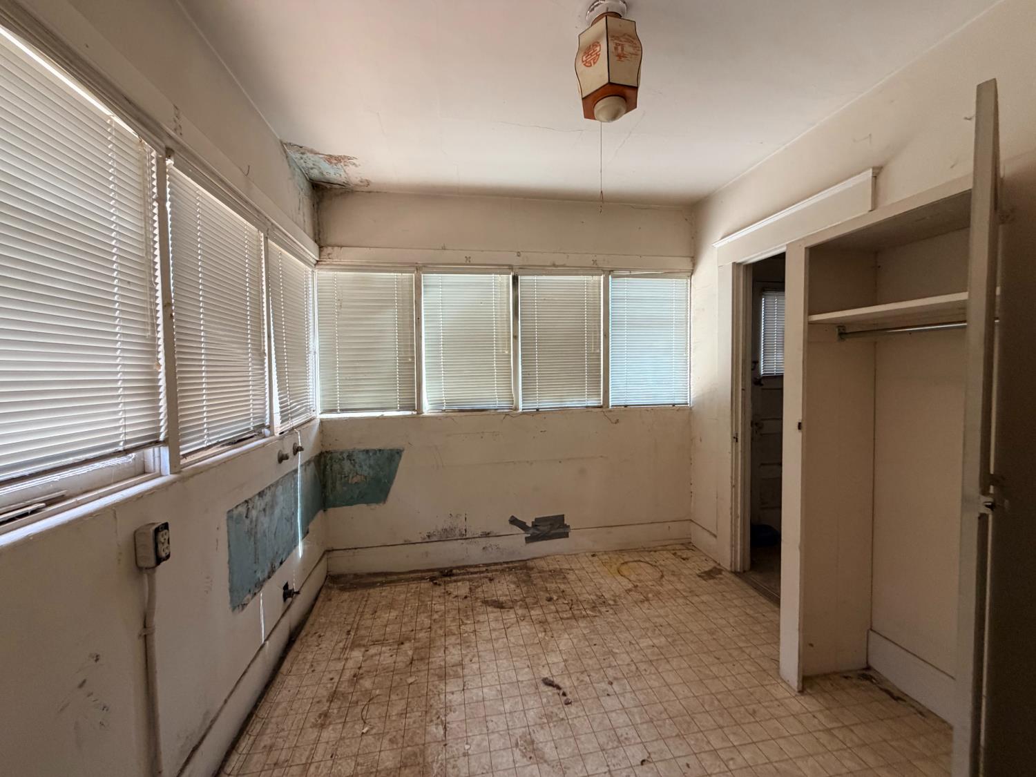1304 N Echo Ave, Fresno, CA 93728