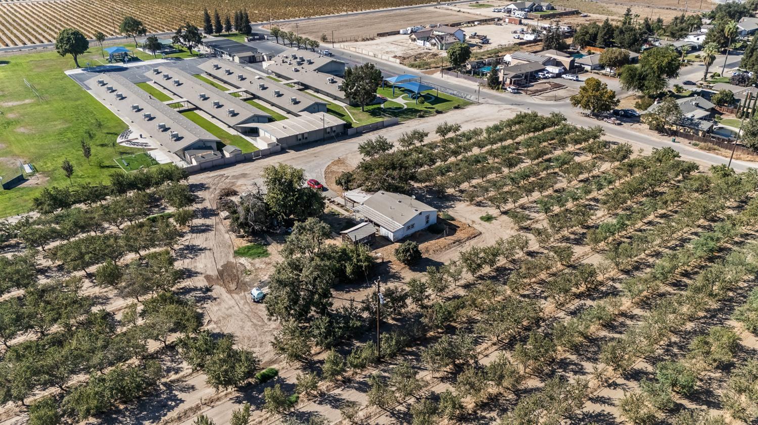 2125 E Bowles Ave, Fresno, CA 93725