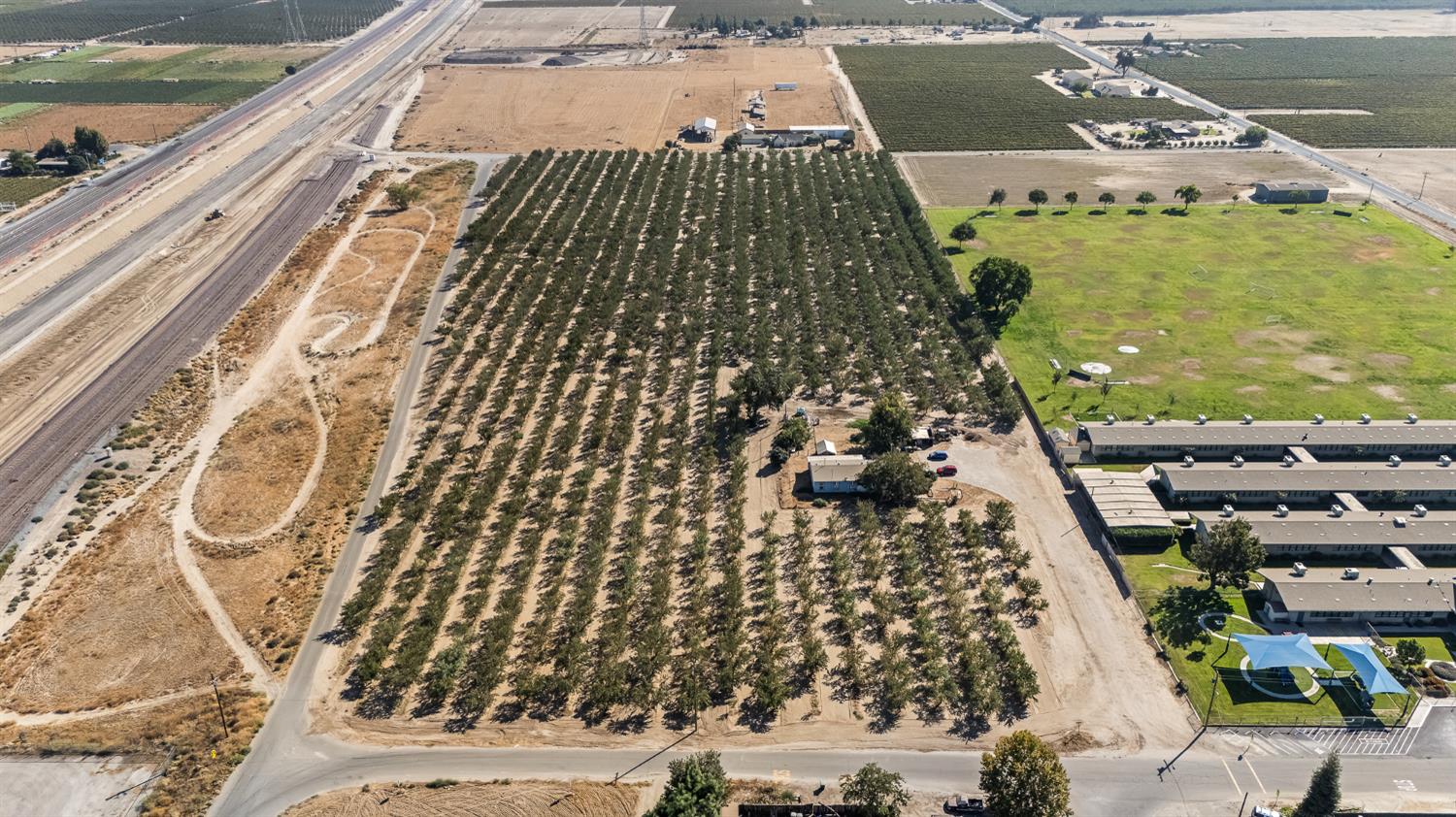 2125 E Bowles Ave, Fresno, CA 93725